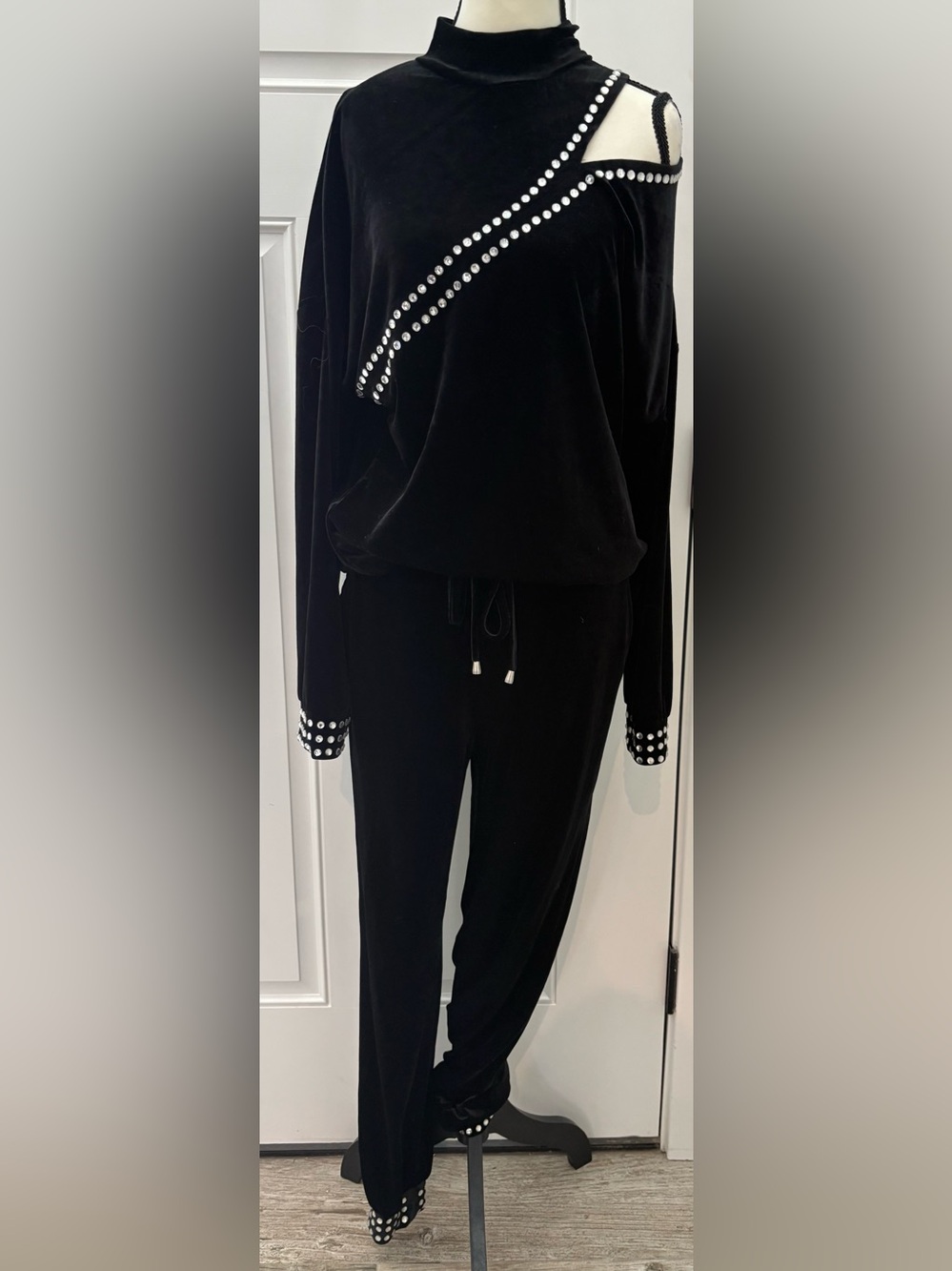 NWOT! Velvet ChicMe Set!!